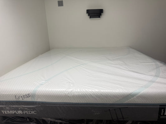 TEMPUR PEDIC ADAPT MEDIUM supreme KING #B23