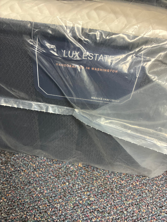 STEARNS & FOSTER LUX ESTATE QUEEN #B53